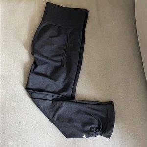 Charcoal grey cropped lululemon leggings
